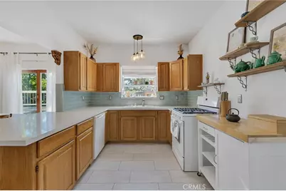 1923 Preston Avenue, Los Angeles, CA 90026 - Photo 4