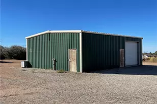 8354 White Rd, Phelan, CA 92371 - Photo 36