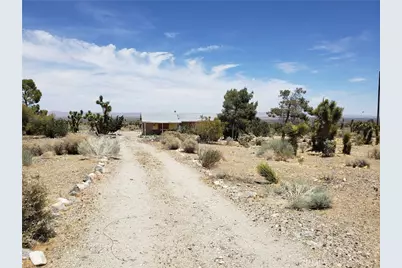 20649 E Avenue Y, Llano, CA 93544 - Photo 10