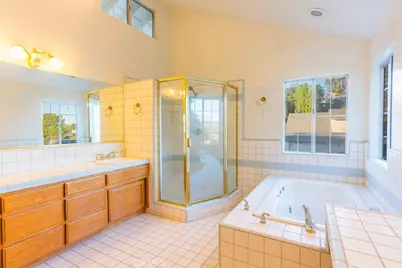 23132 Posada, Valencia, CA 91354 - Photo 36