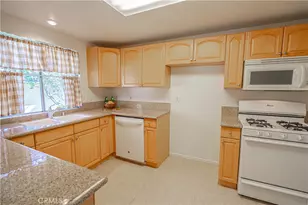 19433 Oak Crossing Rd, Newhall, CA 91321 - Photo 8