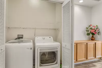 22754 Little Fall Court, Saugus, CA 91350 - Photo 16