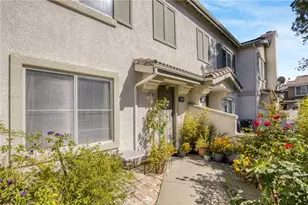 22754 Little Fall Ct, Saugus, CA 91350 - Photo 2