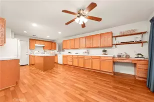 43635 Castle Cir, Lancaster, CA 93535 - Photo 16