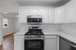 19152 Ave Of The Oaks, Newhall, CA 91321 - Photo 16