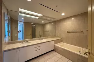 10490 Wilshire Blvd, Los Angeles, CA 90024 - Photo 20