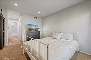 23515 Lyons, Valencia, CA 91355 - Photo 16