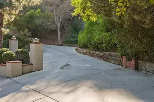 3277 Longridge Terrace, Sherman Oaks, CA 91423 - Photo 14