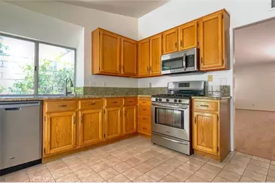 22839 Banyan #334, Saugus, CA 91390 - Photo 4