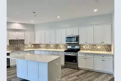 10718 Acama Street #203, Studio City, CA 91602 - Photo 6