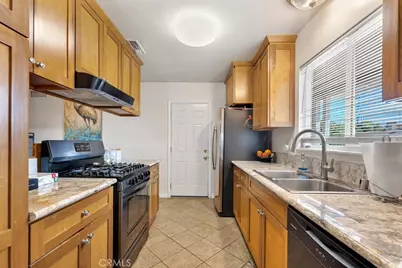 11347 11347 Kelowna Street, Lake View Terrace, CA 91342 - Photo 4