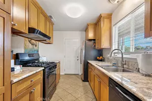 11347 11347 Kelowna St, Lake View Terrace, CA 91342 - Photo 4