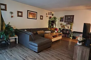 18307 Burbank Blvd, Tarzana, CA 91356 - Photo 6