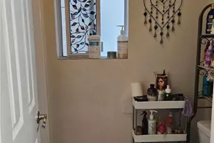 18307 Burbank Blvd, Tarzana, CA 91356 - Photo 8