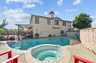 7925 Hemingway Ct, Fontana, CA 92336 - Photo 2