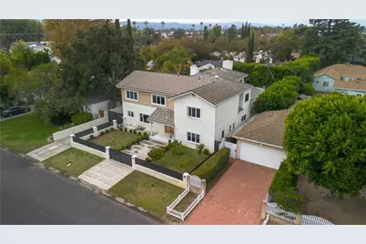 5439 Gentry Avenue, Valley Village, CA 91607 - Photo 2