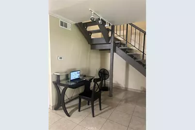 10023 Karmont Avenue, South Gate, CA 90280 - Photo 12