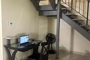 10023 Karmont Ave, South Gate, CA 90280 - Photo 12