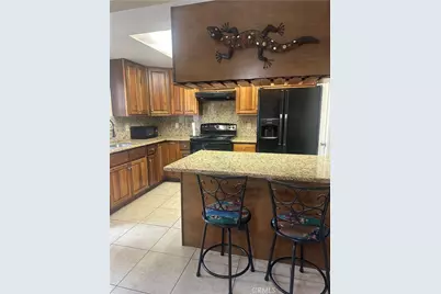 10023 Karmont Avenue, South Gate, CA 90280 - Photo 8