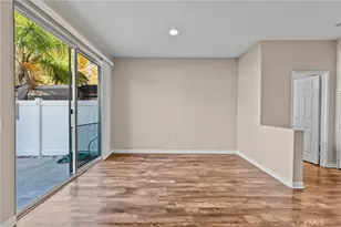 25412 Park Wood Ln, Saugus, CA 91350 - Photo 10