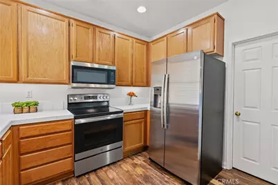 25412 Parkwood Lane, Saugus, CA 91350 - Photo 12