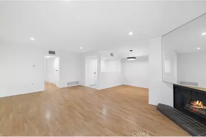 15070 Victory Boulevard #103, Van Nuys, CA 91411 - Photo 2