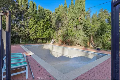 15719 Vose Street, Lake Balboa, CA 91406 - Photo 38