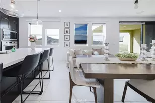 19032 Carranza Ln, Saugus, CA 91350 - Photo 4