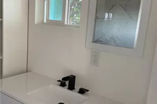 702 S Soto, Los Angeles, CA 90023 - Photo 8