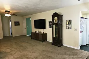 8021 Macron St, Oak Hills, CA 92344 - Photo 14