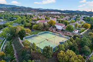 26812 Peppertree Dr, Valencia, CA 91381 - Photo 24