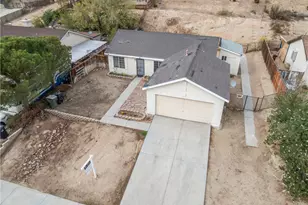 1325 Bradford, Rosamond, CA 93560 - Photo 2