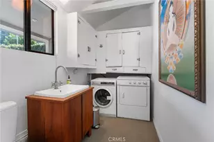 4642 Santa Lucia Dr, Woodland Hills, CA 91364 - Photo 32