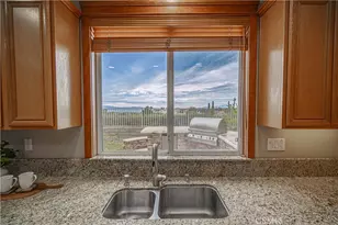 28419 Hidden Hills Dr, Saugus, CA 91390 - Photo 18