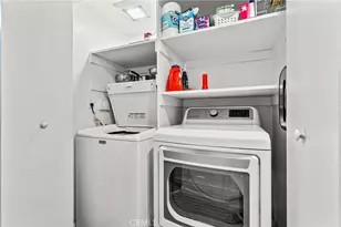 22123 Burbank Blvd, Woodland Hills, CA 91367 - Photo 8