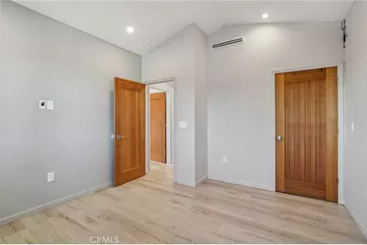 24334 Crestlawn Street, Woodland Hills, CA 91367 - Photo 18