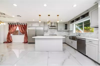 19314 Yolie, Tarzana, CA 91356 - Photo 2