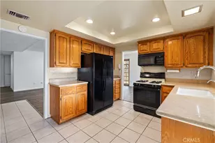 26562 Cardwick Ct, Newhall, CA 91321 - Photo 6