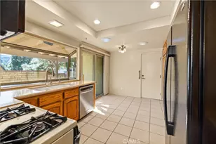 26562 Cardwick Ct, Newhall, CA 91321 - Photo 8