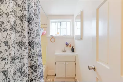 856 W 73rd Street, Los Angeles, CA 90044 - Photo 8