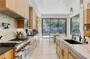 4050 Contera Rd, Encino, CA 91436 - Photo 18