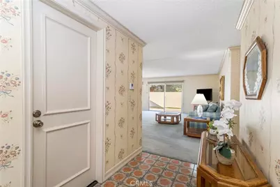 19539 Mesa Of The Oaks, Newhall, CA 91321 - Photo 4