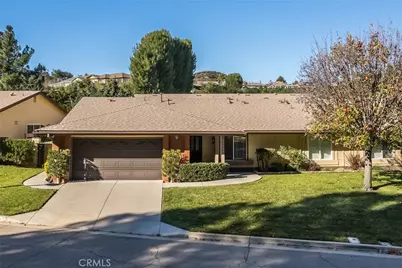 19539 Mesa Of The Oaks, Newhall, CA 91321 - Photo 2