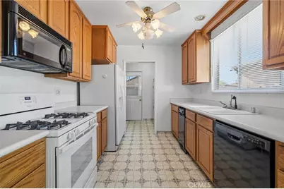 2912 Yearling Street, Lakewood, CA 90712 - Photo 2