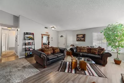 44115 Hunter Court, Lancaster, CA 93536 - Photo 4