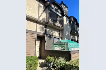 19230 Wyandotte #14, Reseda, CA 91335 - Photo 1