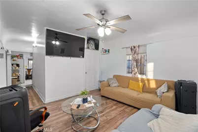 641 W 108th, Los Angeles, CA 90044 - Photo 2