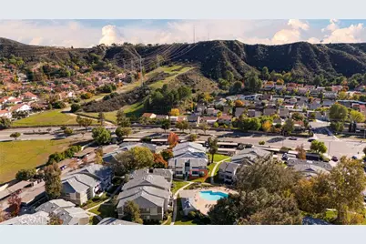 27614 Susan Beth Way #F, Saugus, CA 91350 - Photo 18