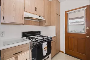 6900 Aura Ave, Reseda, CA 91335 - Photo 8