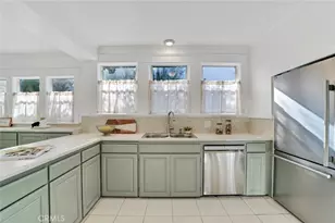 337 N Beachwood Dr, Los Angeles, CA 90004 - Photo 12